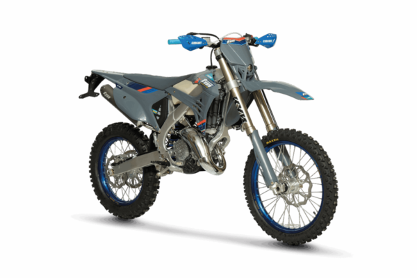 EN-125-MOTO-2T-FI-4-1200×800